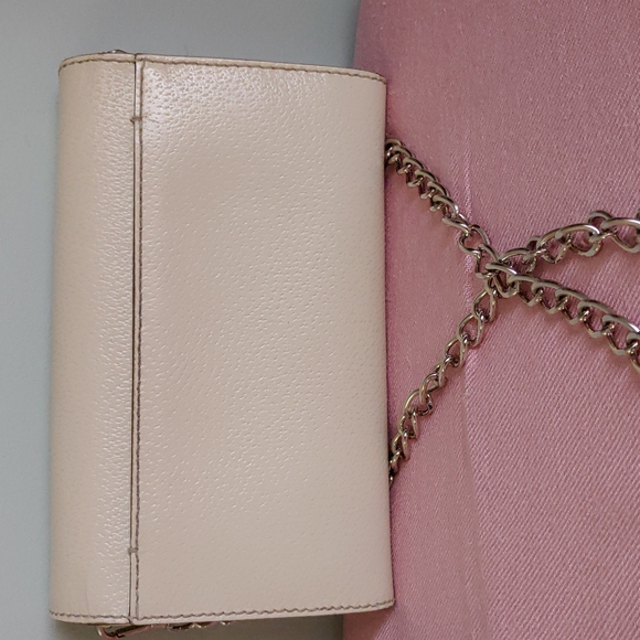 🎉Host Pick🎉Kate Spade Leather Mini Crossbody / Wallet - Picture 5 of 7